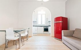 Prato Della Valle Roomy Flat